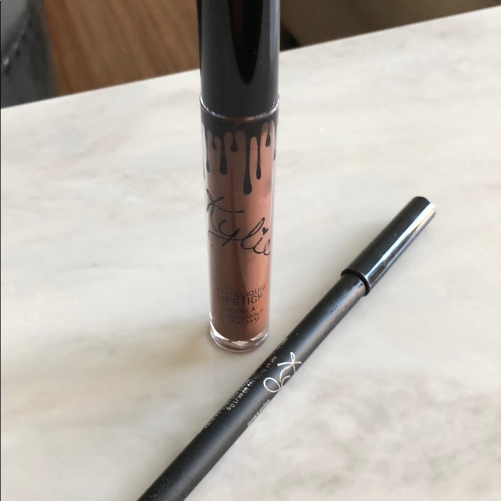Kylie Jenner lip kit true brown k
